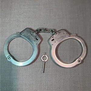 Smith & Wesson Marcas Registradas Handcuffs With Key Springfield Mass USA